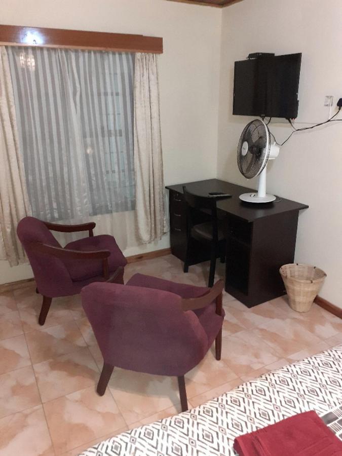 Bed and Breakfast Sonke Ball House Blantyre Exterior foto